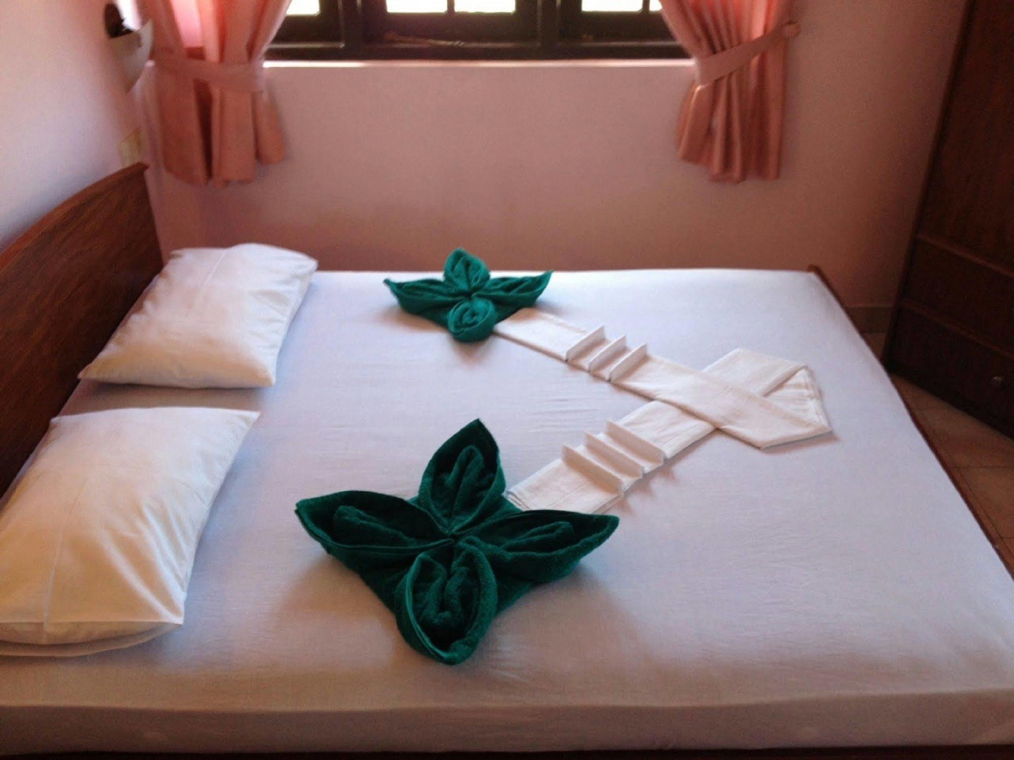 Hotel Red Rose Негомбо Екстер'єр фото