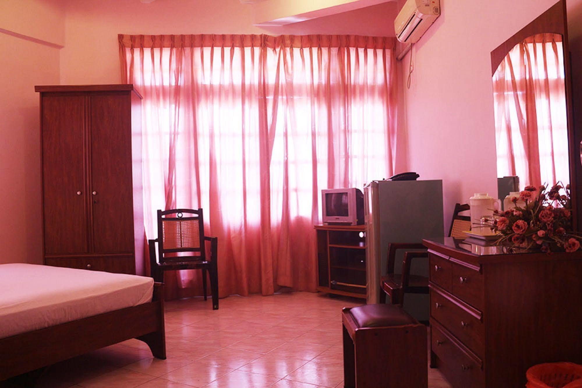 Hotel Red Rose Негомбо Екстер'єр фото