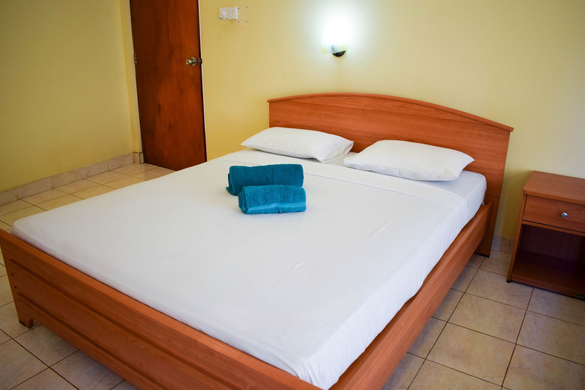 Hotel Red Rose Негомбо Екстер'єр фото