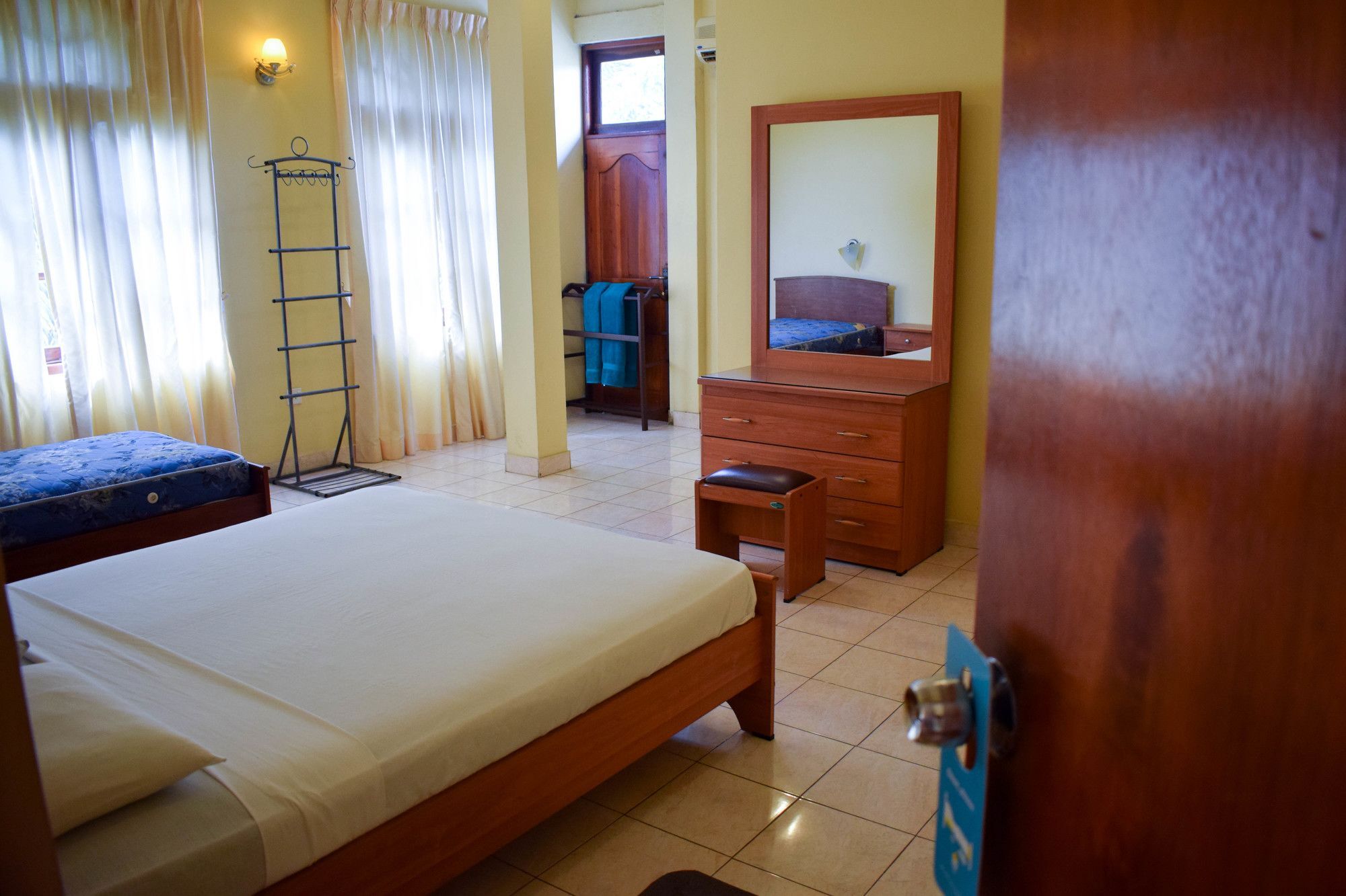 Hotel Red Rose Негомбо Екстер'єр фото